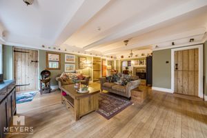 Lounge- click for photo gallery